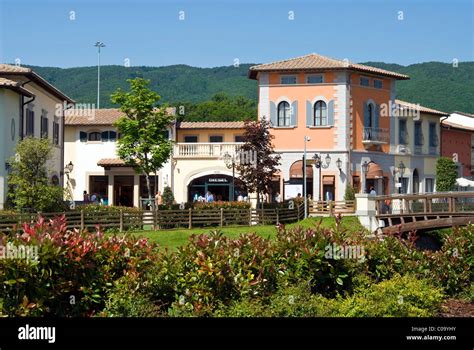 outlet tuscany italy